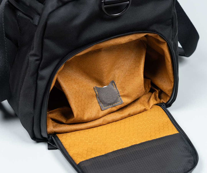 Discreet AirTag pocket for tracking your bag