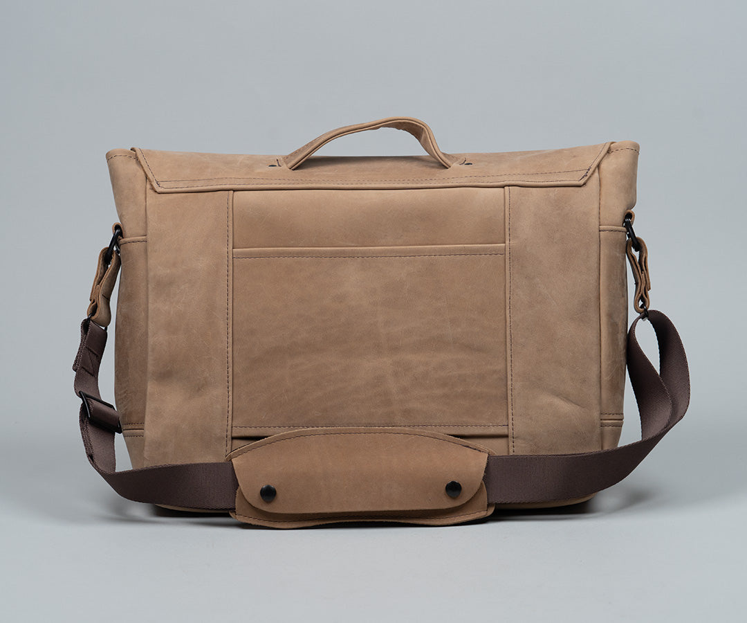 Designed for comfort: ergonomically-placed handles, adjustable straps
