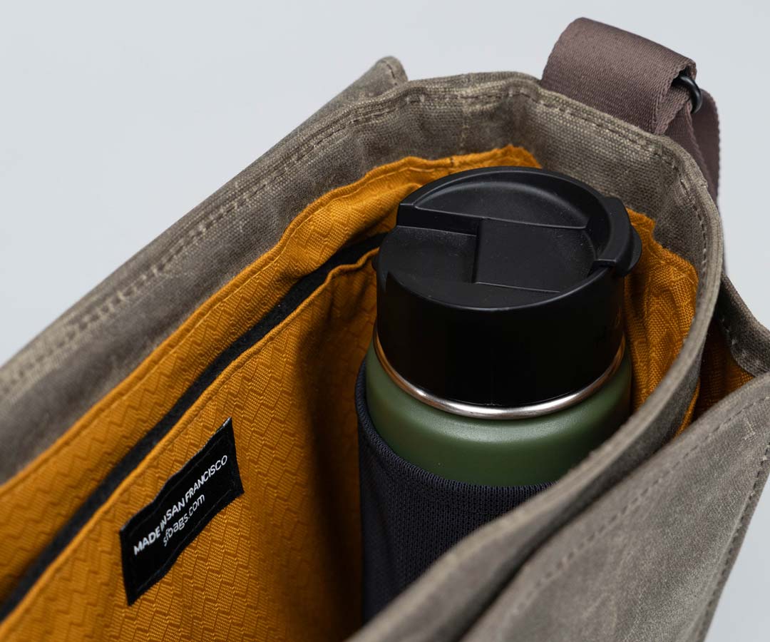 Expandable water bottle holder