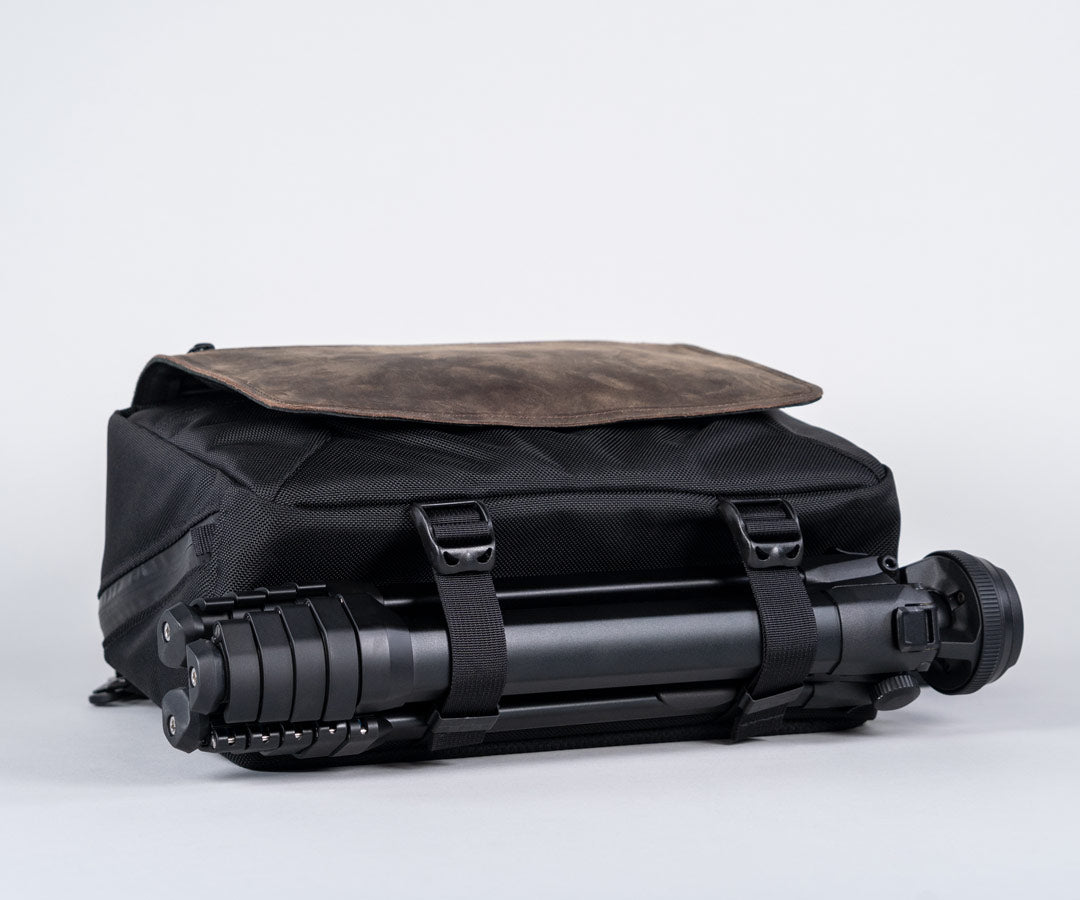 Adjustable tripod straps
