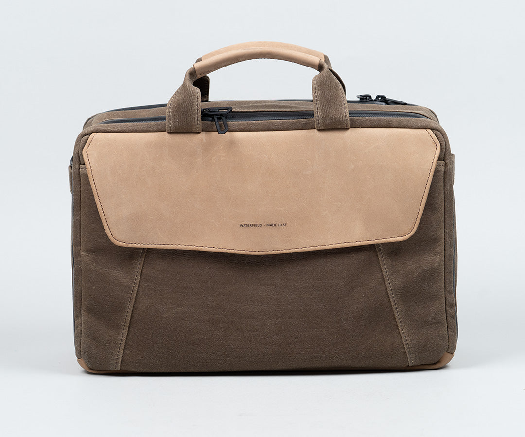 Waxed canvas with grizzly leather