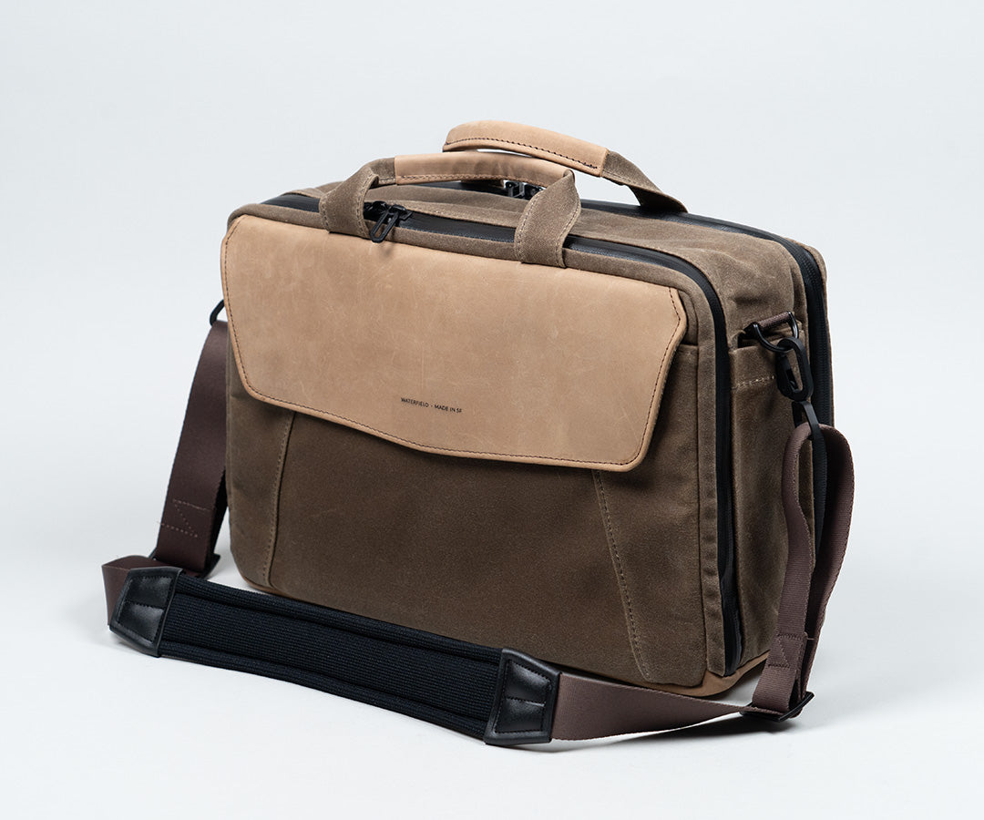 Includes removable shoulder strap