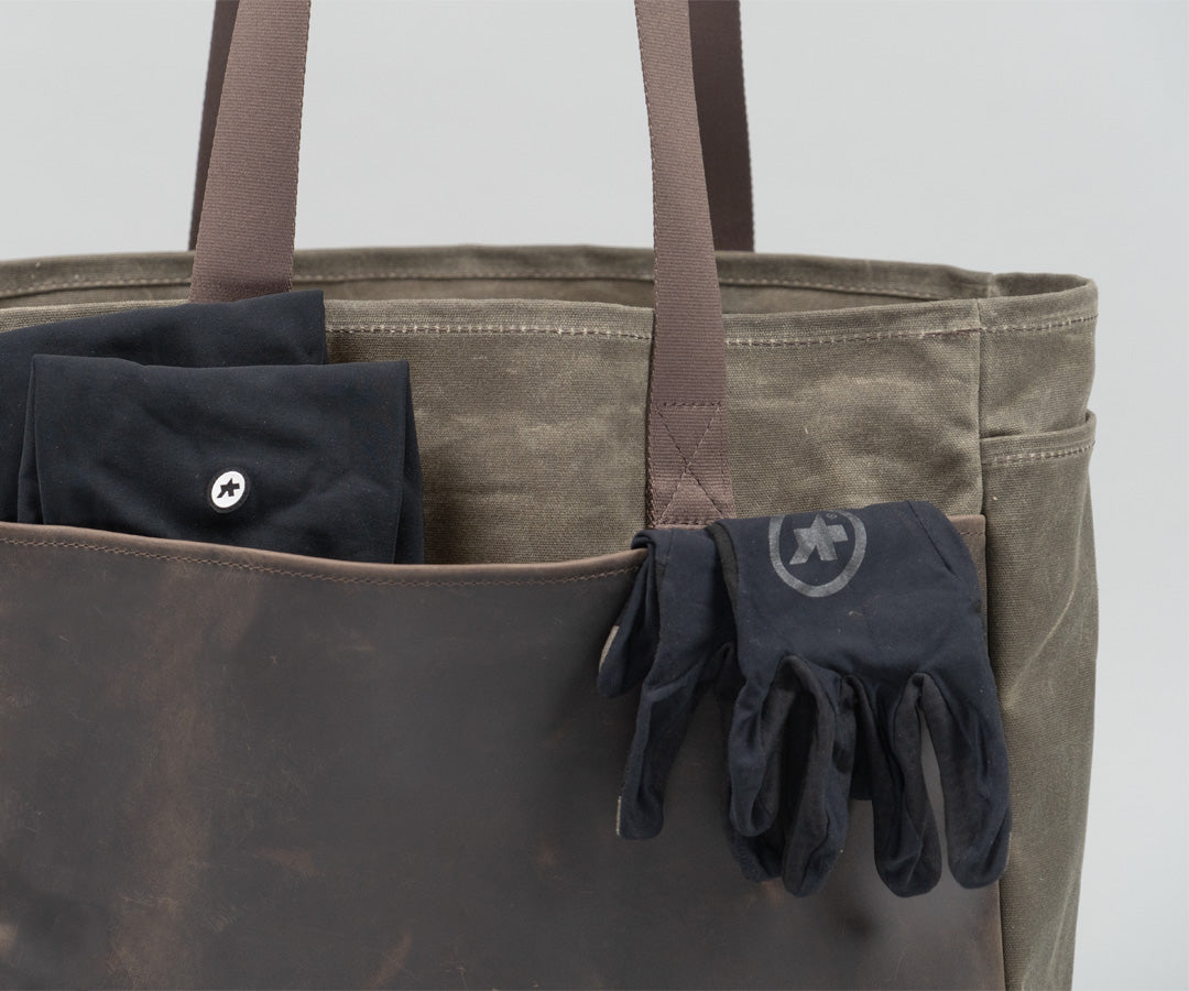 Rear leather pocket - Leather Cycling Tote only