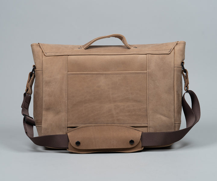 Designed for comfort: ergonomically-placed handles, adjustable straps 