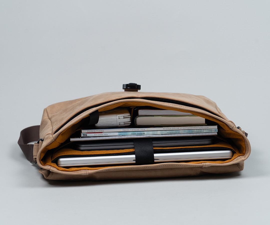 Full-size fits up to a 16" laptop and your work essentials 