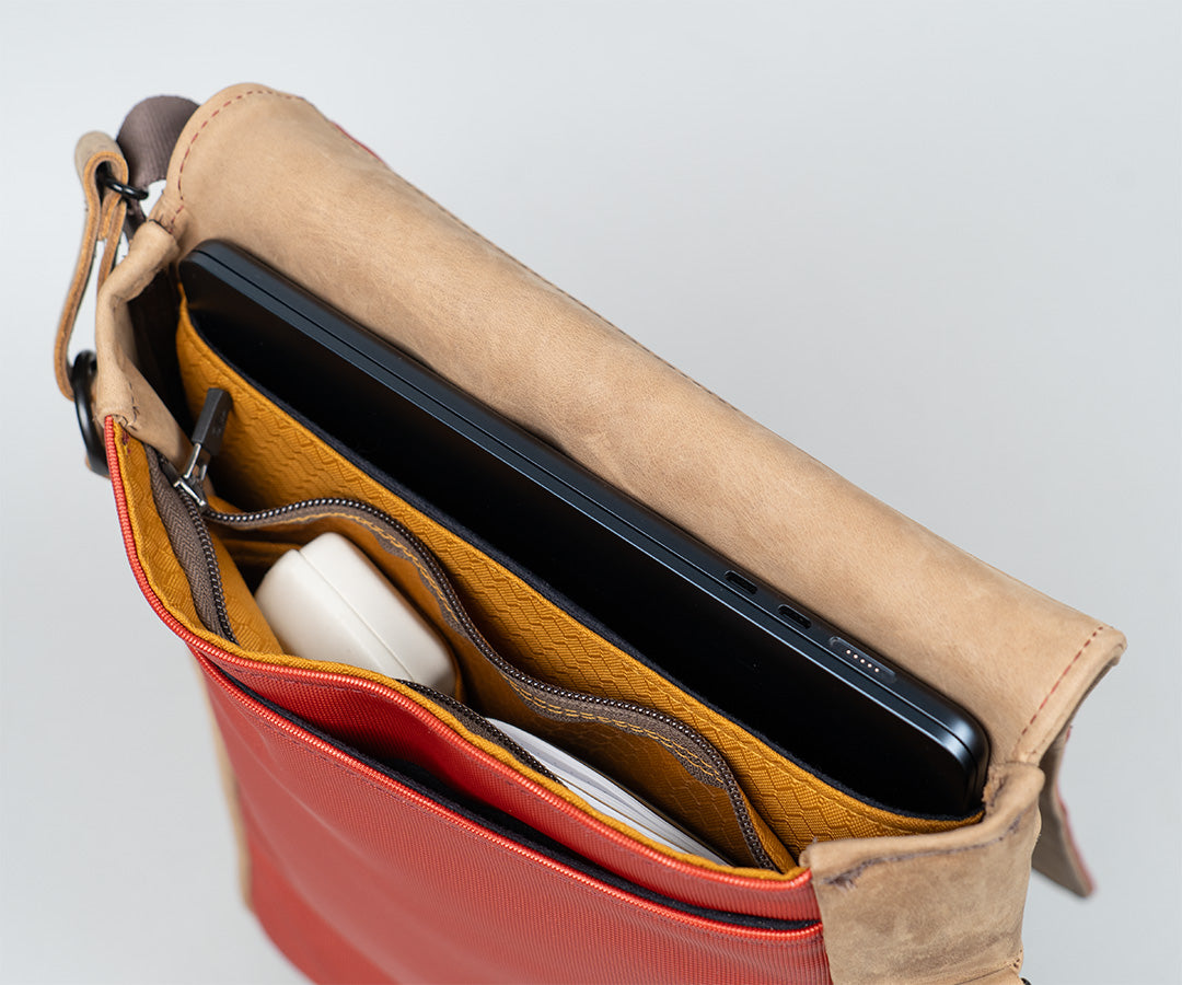 Internal zippered pocket