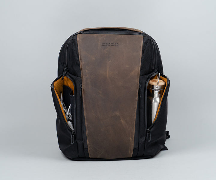 Quick-access large side pockets