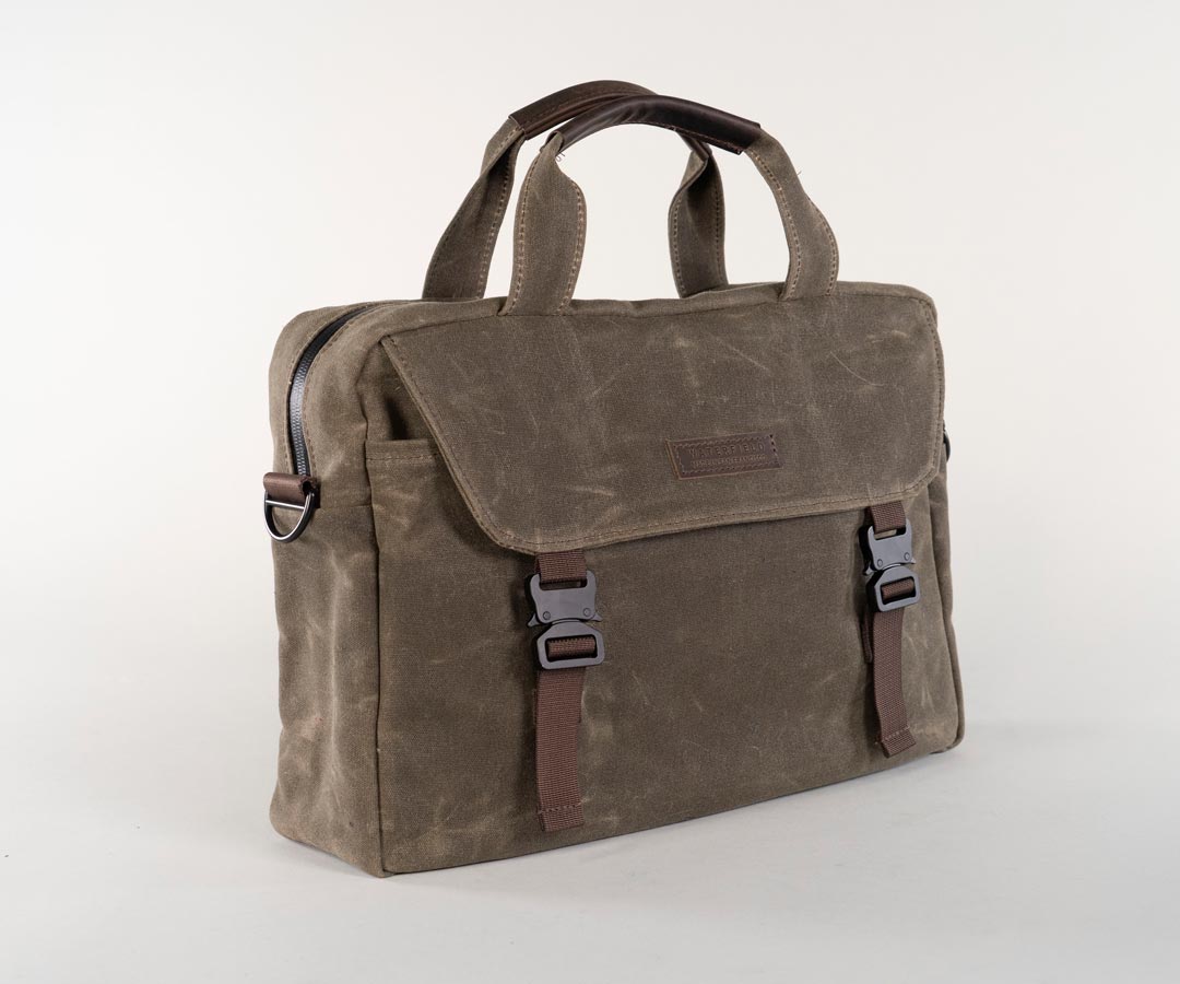 Grey Messenger Bag in Waxed Canvas / Musette With Adjustable Shoulderstrap  UNISEX 