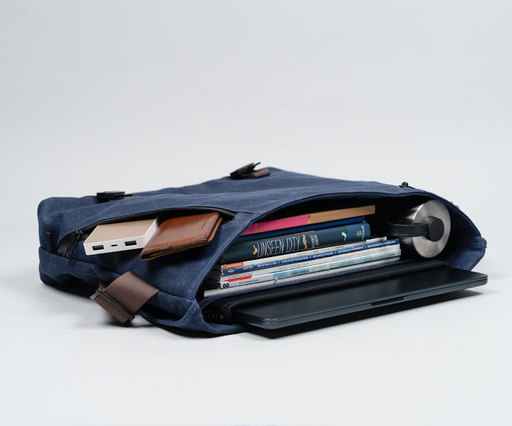 Fits a laptop in a sleeve