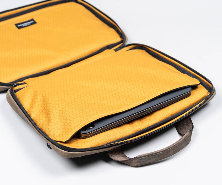 Padded device pockets on both sides