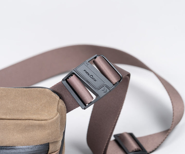 FidLock® buckle on strap