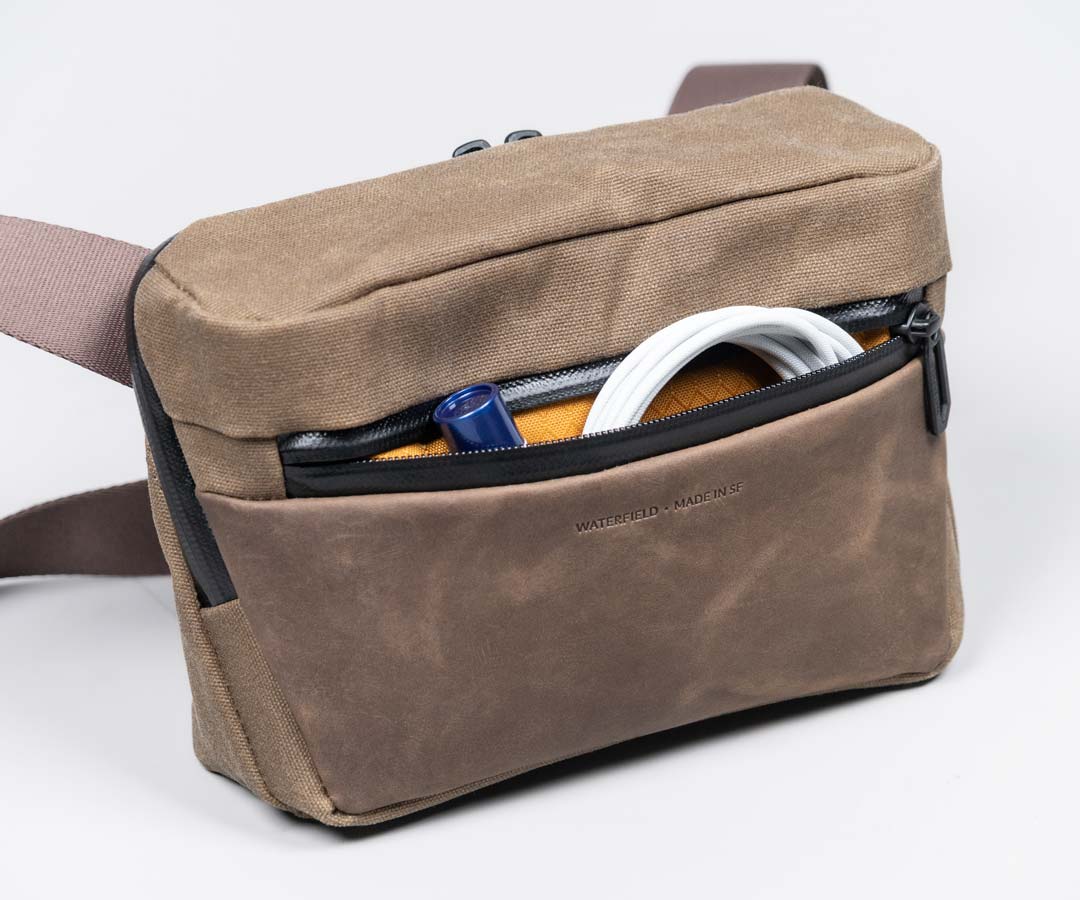 Front zippered pocket
