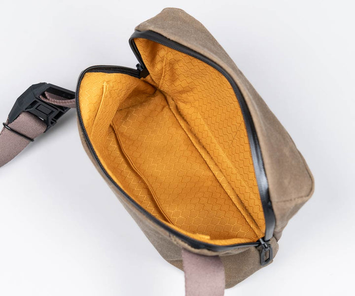 Large main compartment with wide opening