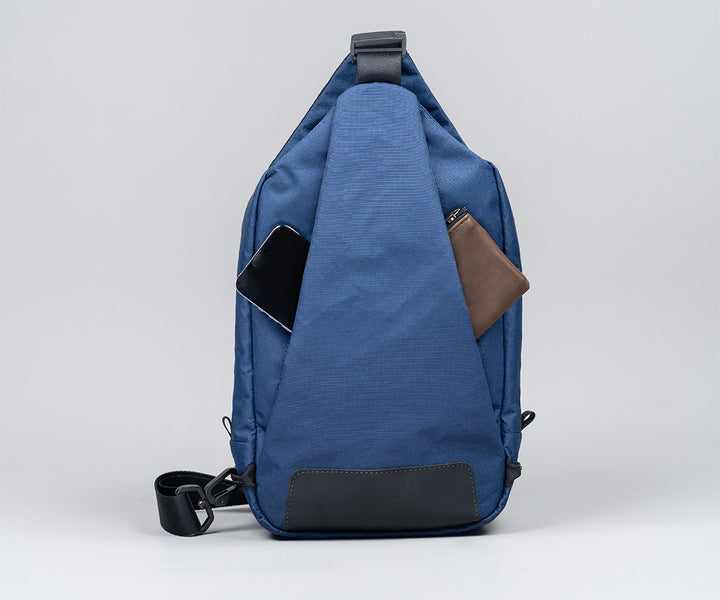 Front pleat for easy-access items