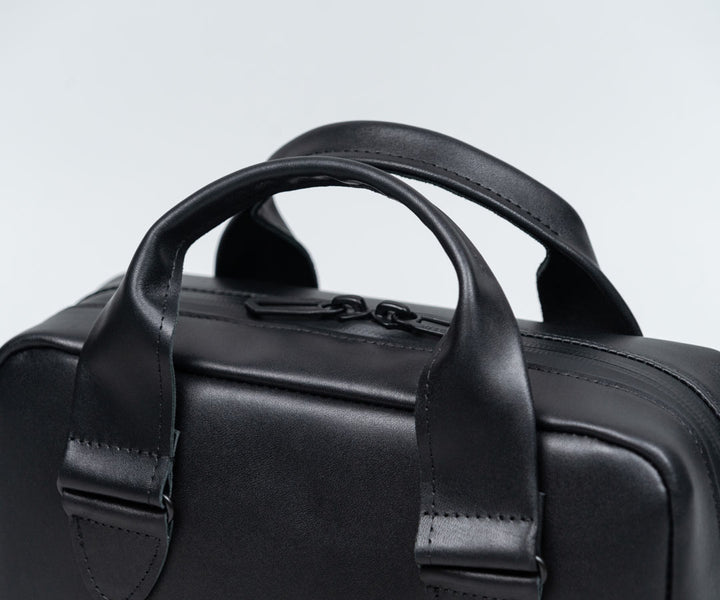 Comfortable leather handles