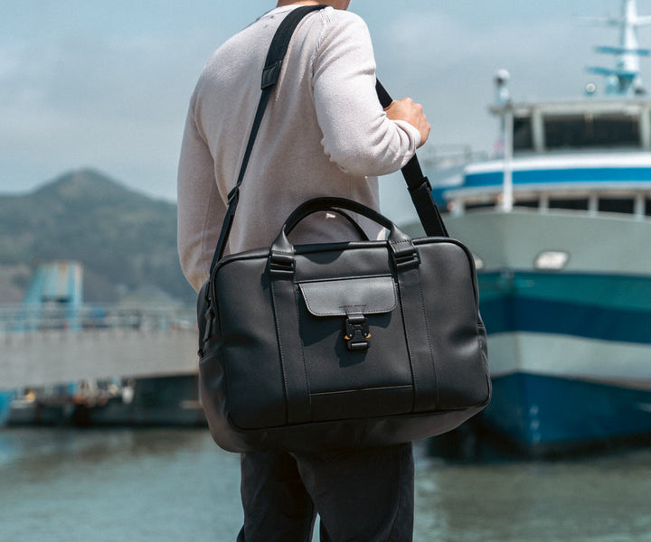 Supreme Suspension Strap distributes the load for over-shoulder carry