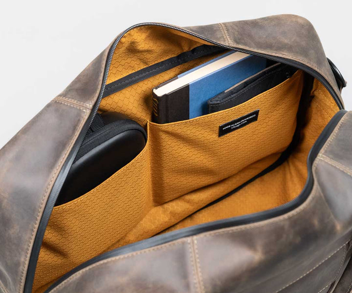 Open-top interior pockets
