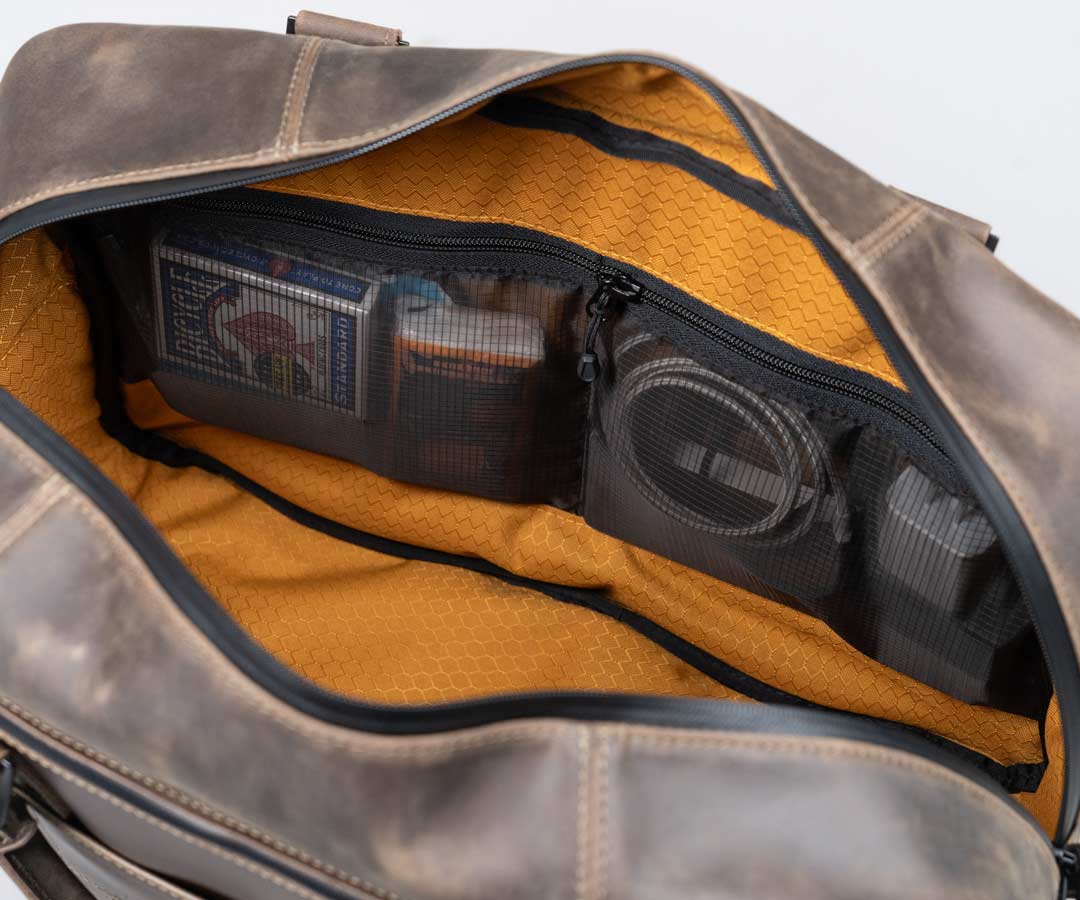 See-through Monolite™ zippered pockets
