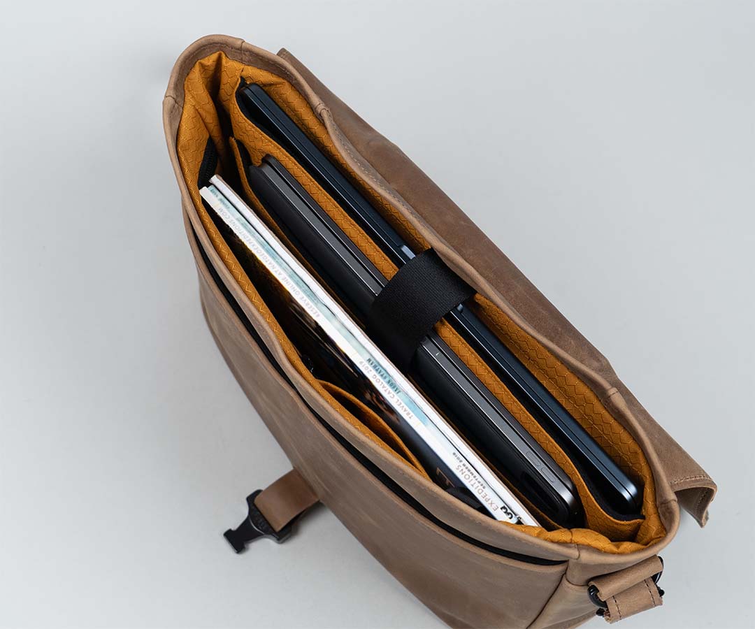 WaterField Designs Executive Messenger