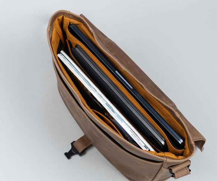 Fits laptop and tablet
