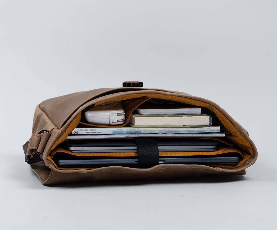 WaterField Designs Executive Messenger - Thumbnail 3