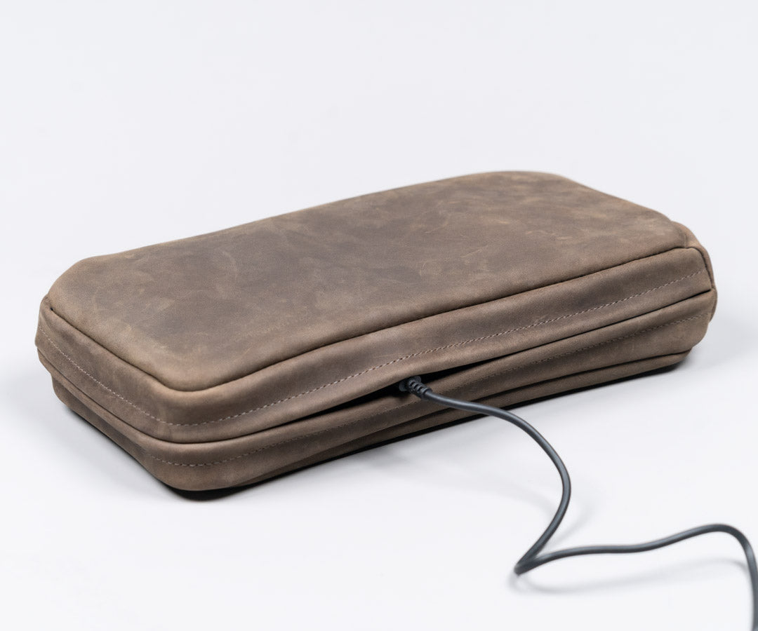 Magnetic zipper allows in-case charging