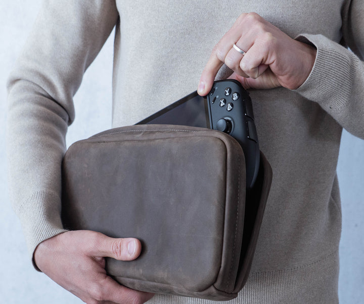 Compact, magnetic case for Legion Go 2