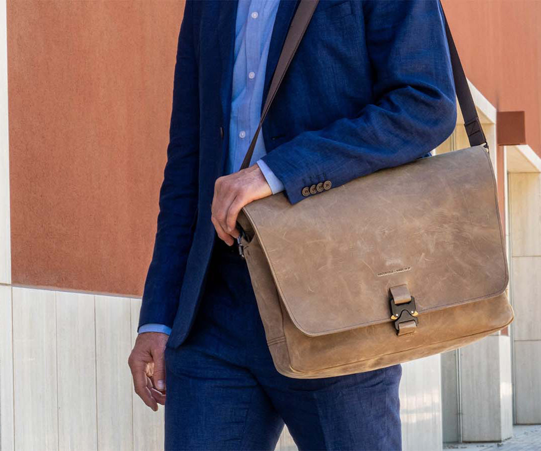 Full size, Grizzly Leather