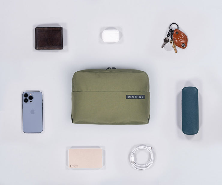 Holds small daily essentials