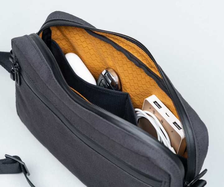 Two side pockets