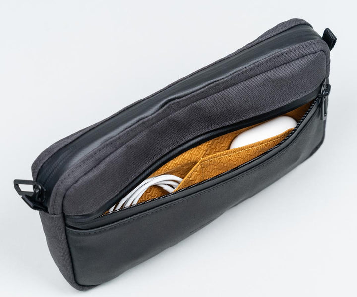 Front zippered pocket