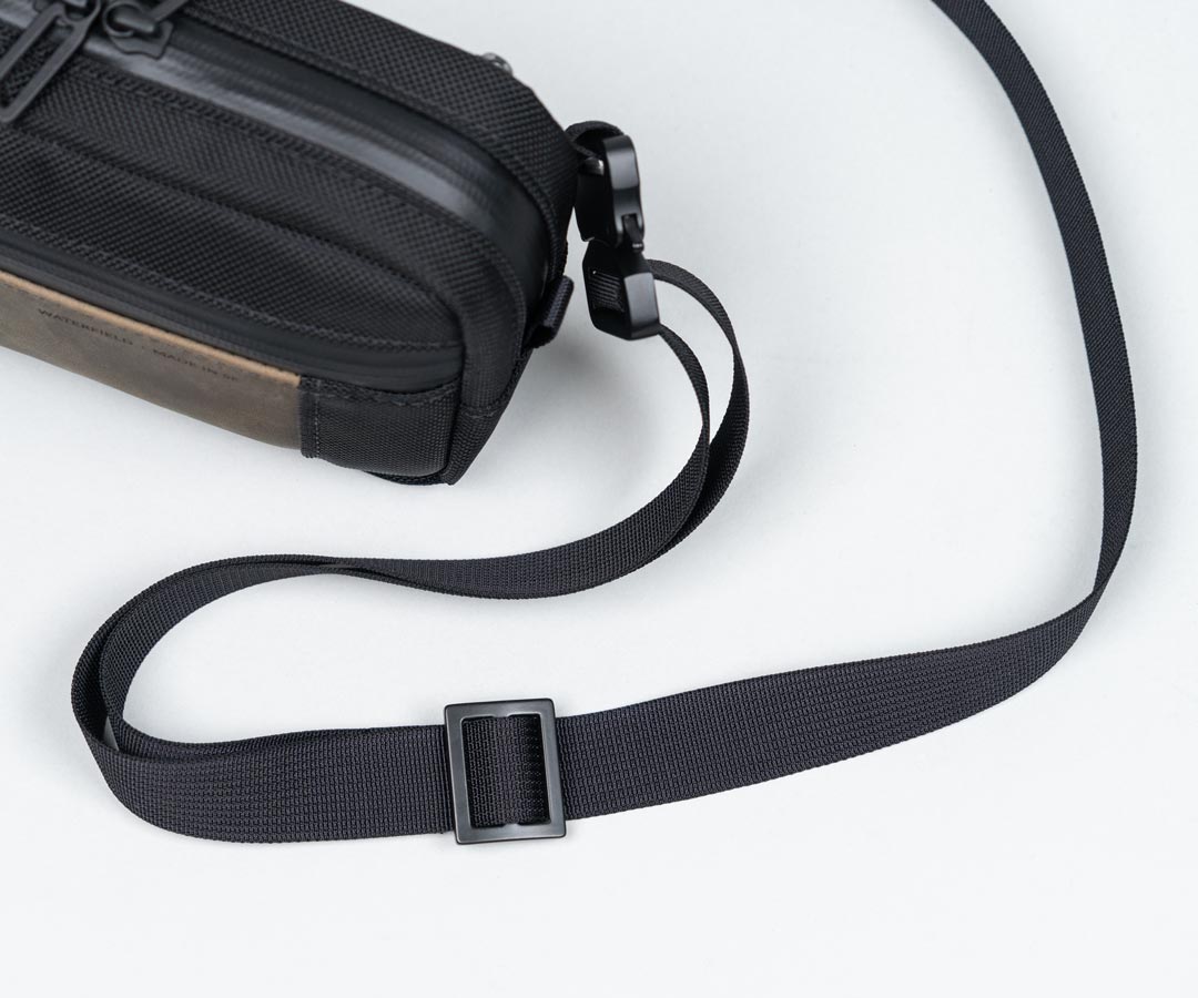 スリングバッグ ブラウン WaterField Shinjuku iPhone Sling Crossbody Mini Bag | USA Made