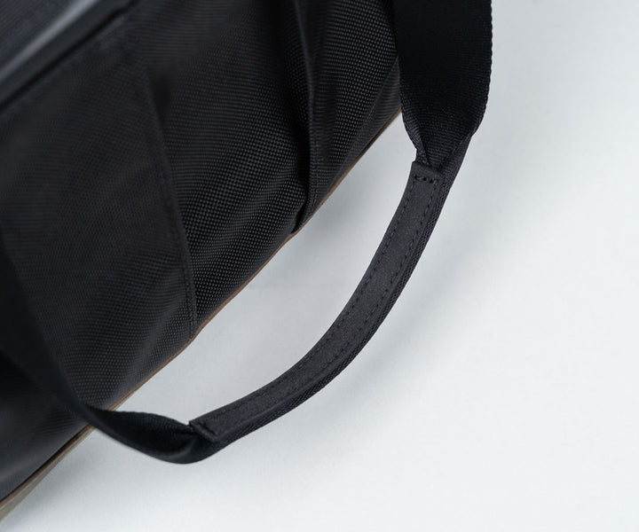 Anti-slip shoulder grips