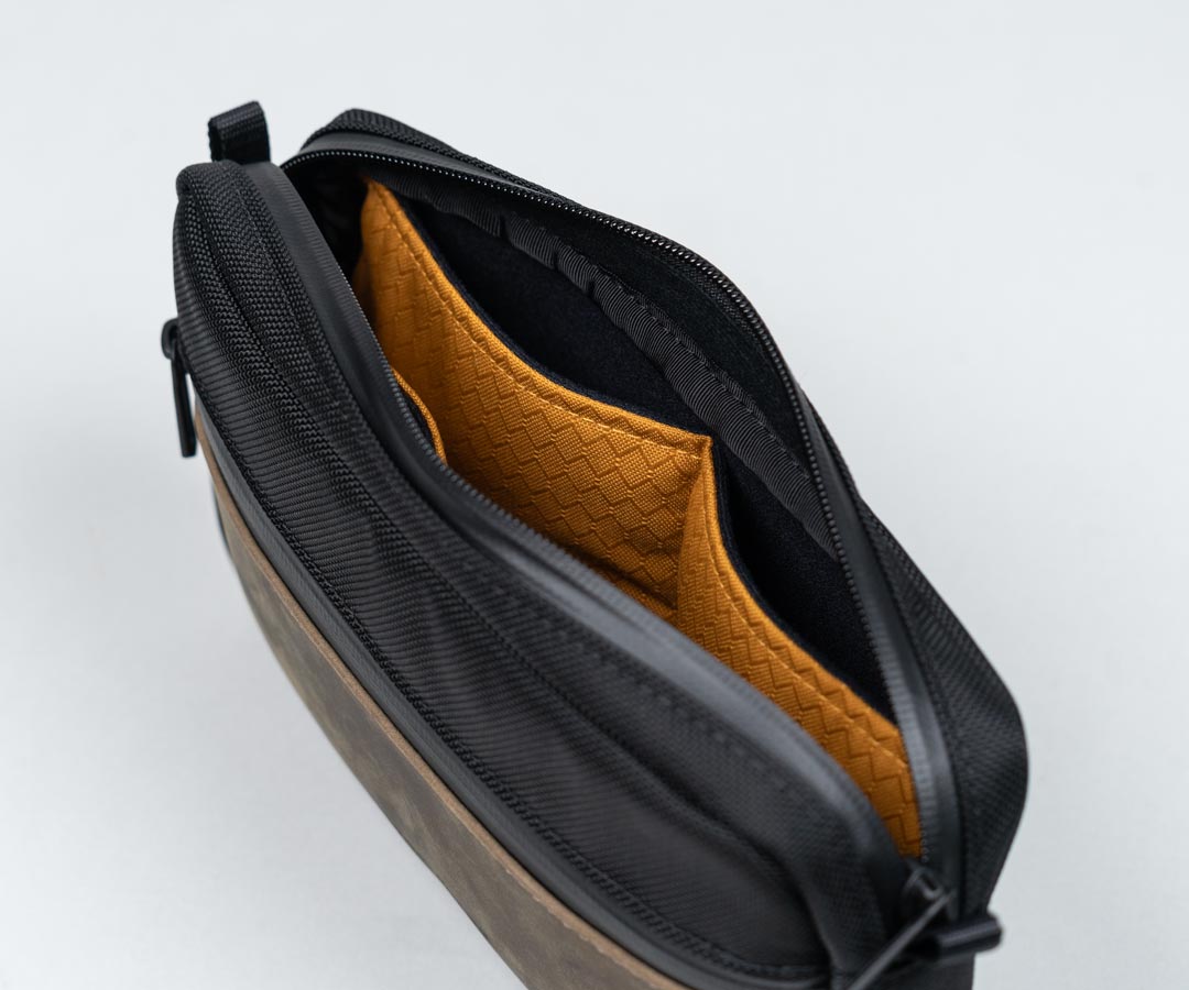 Padded side pockets for added protection