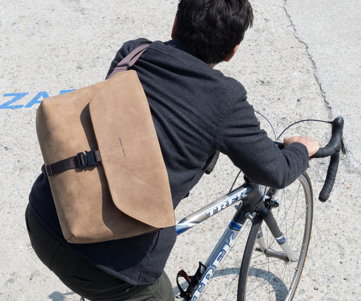 Vitesse Leather Cycling Musette