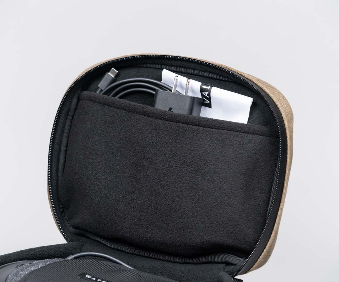 Plush interior liner with integrated pocket for accessories