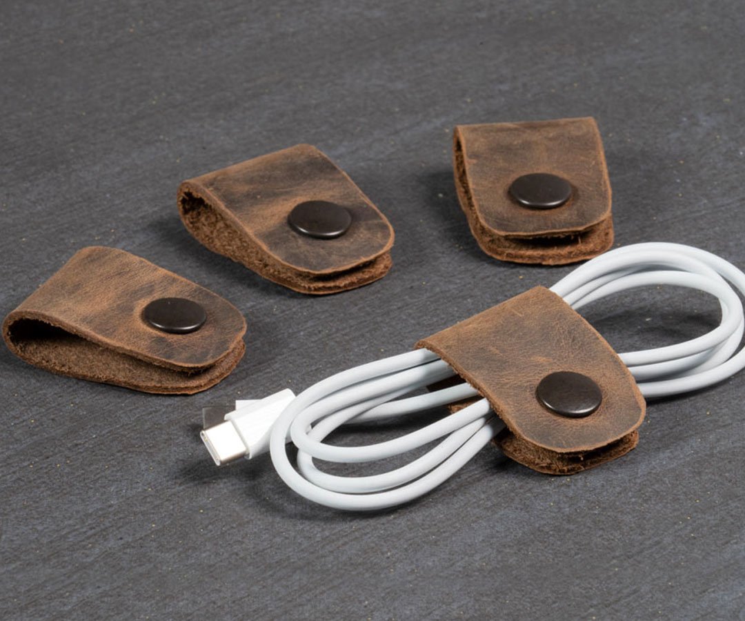 OPTIONAL: Set of four Cord Clips in full-grain leather (sold separately)