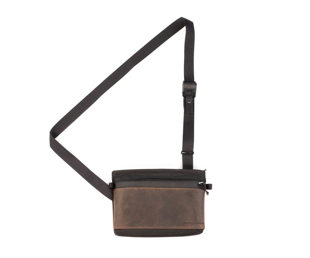 Unique strap orientation for front or side carry