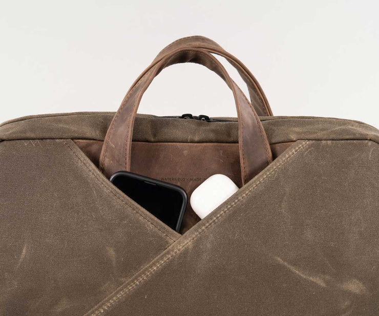 External pocket holds frequently-accessed items