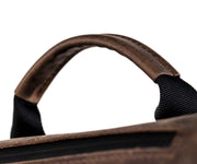 Full-grain leather handle for all-day comfort