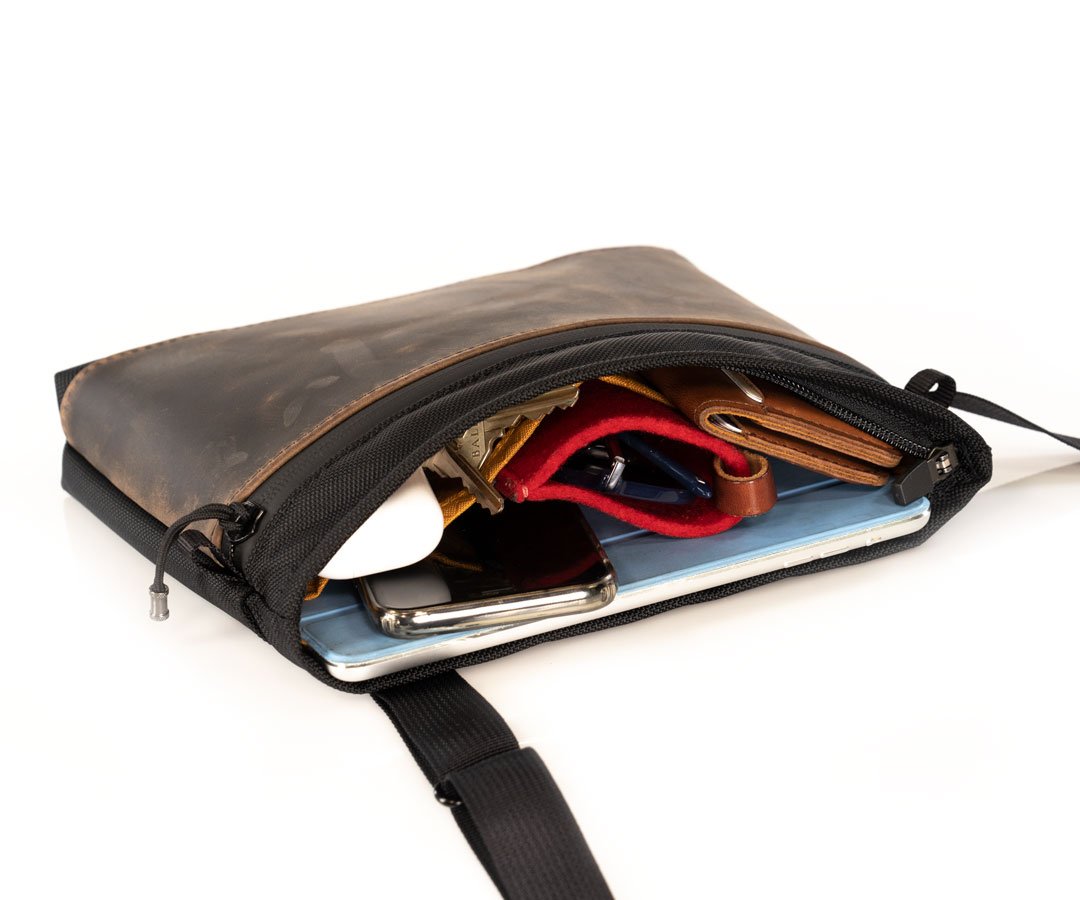 Marqui Plus sized for iPad Mini, glasses, large phones