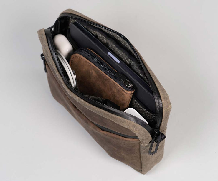 Compact case for your everyday carry