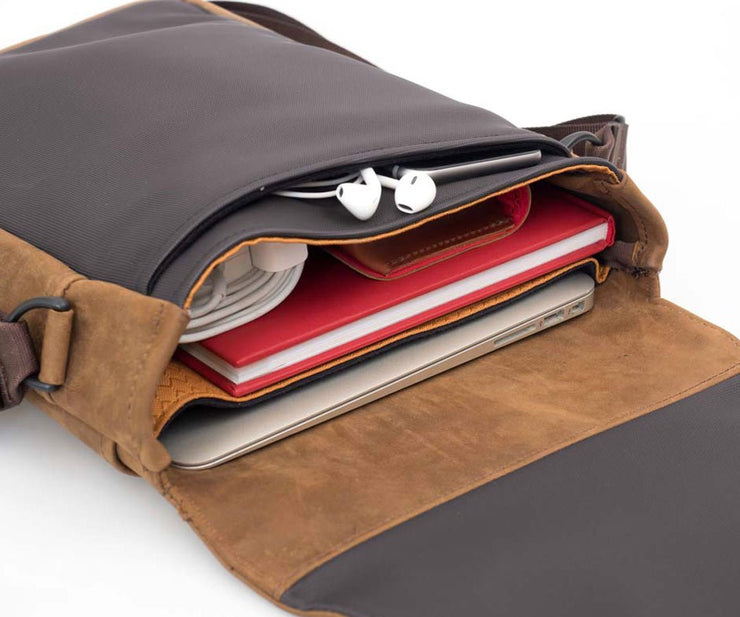 MacBook fit in the built-in padded compartment