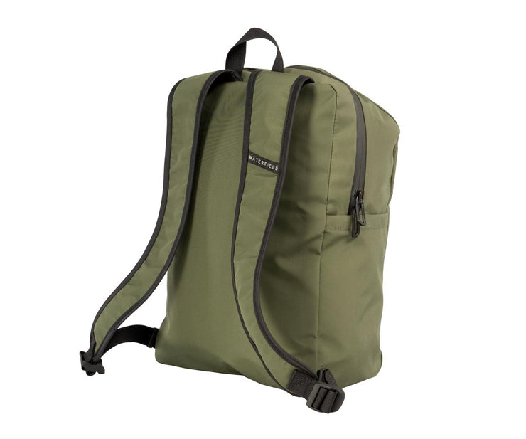 Wide, ergonomic strap lined with breathable mesh