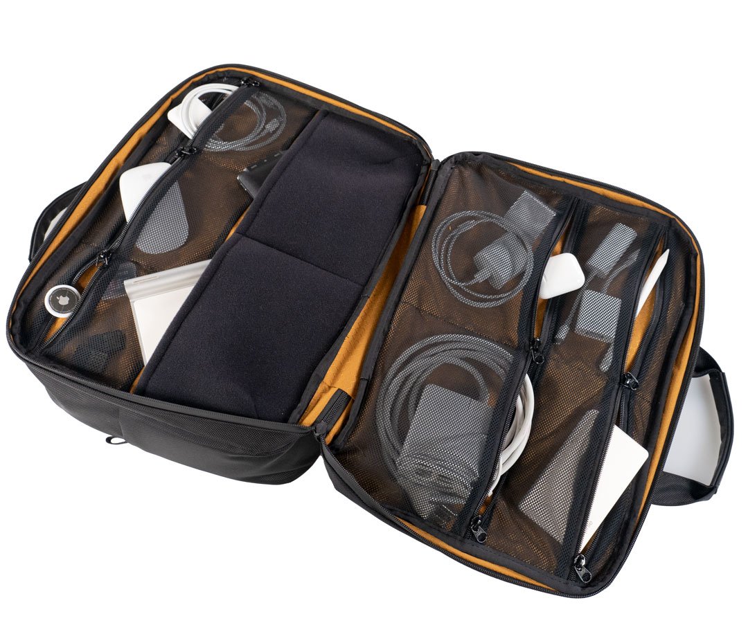 Tech folio compartment  is the same in Full & Slim sizes
