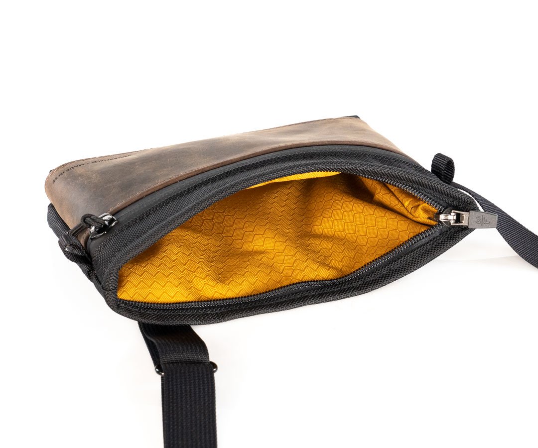 Gold liner for visibility