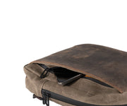 Discreet in-set zippers for security