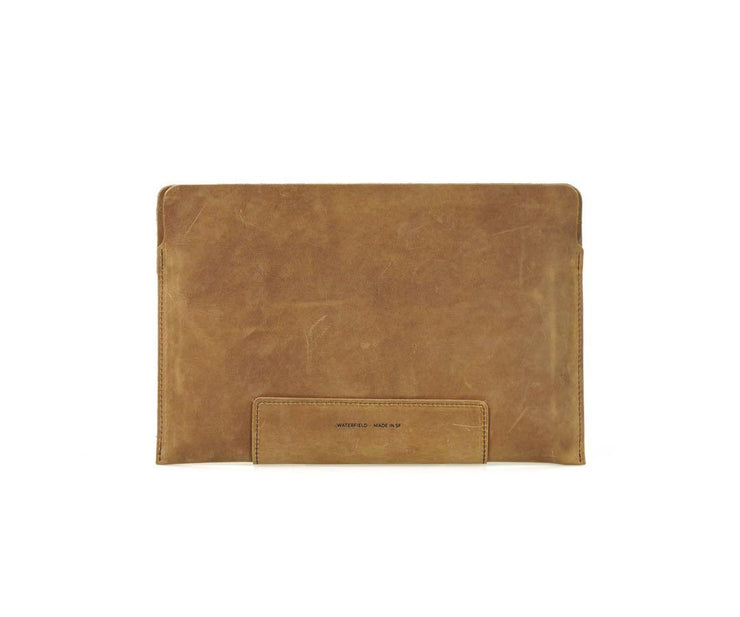 Made from a single hide of premium full grain leather