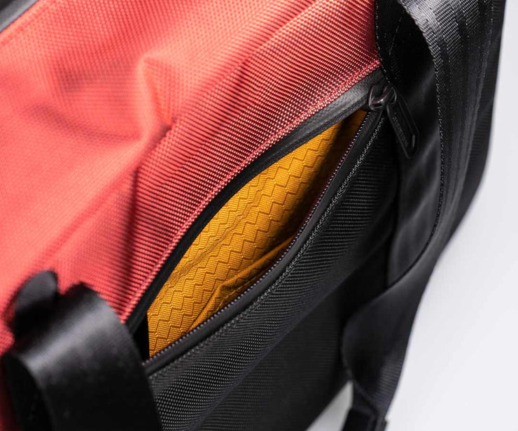 Two organizational pockets in front