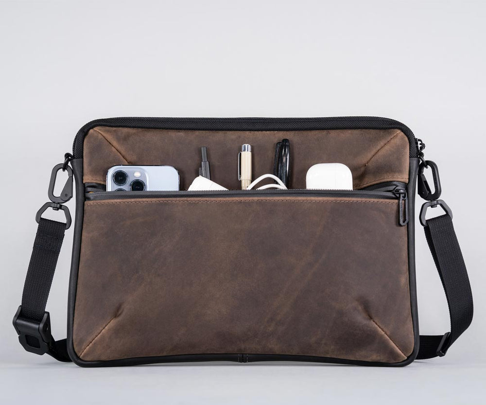 Minimalist carry for MacBook Pro + accessories
